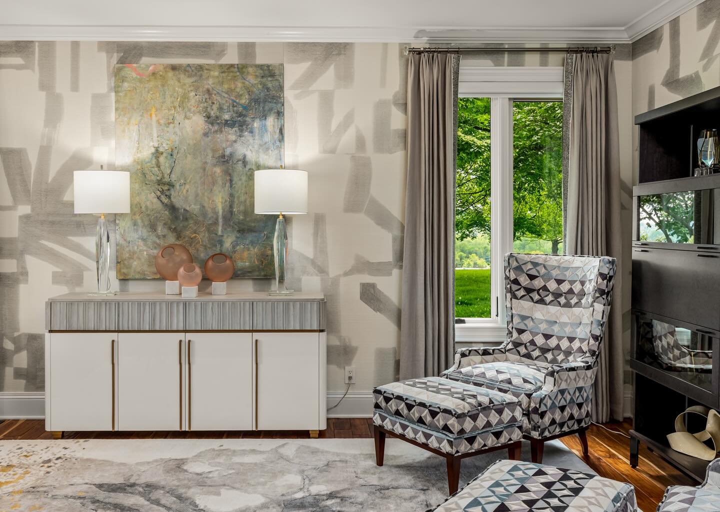 Thinking About Wallpaper? Here’s Where to Start